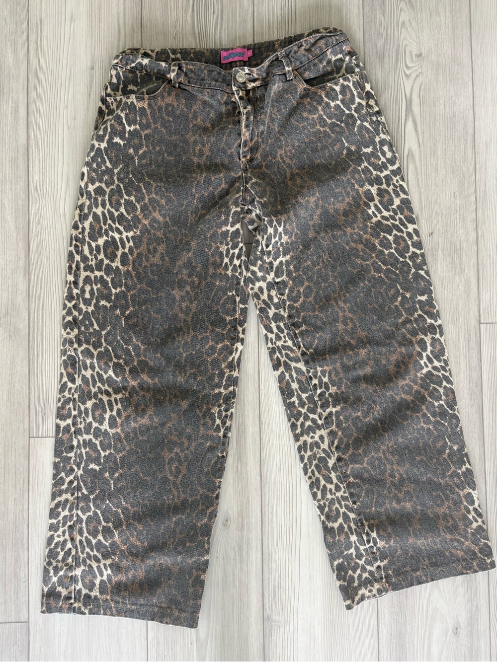 Edikted Leopard-Pattern Wide Leg Jeans in Brown & Black, L